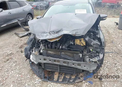 2016 Ford Focus Titanium z USA, uszkodzony, nr VIN 1FADP3N20GL300628